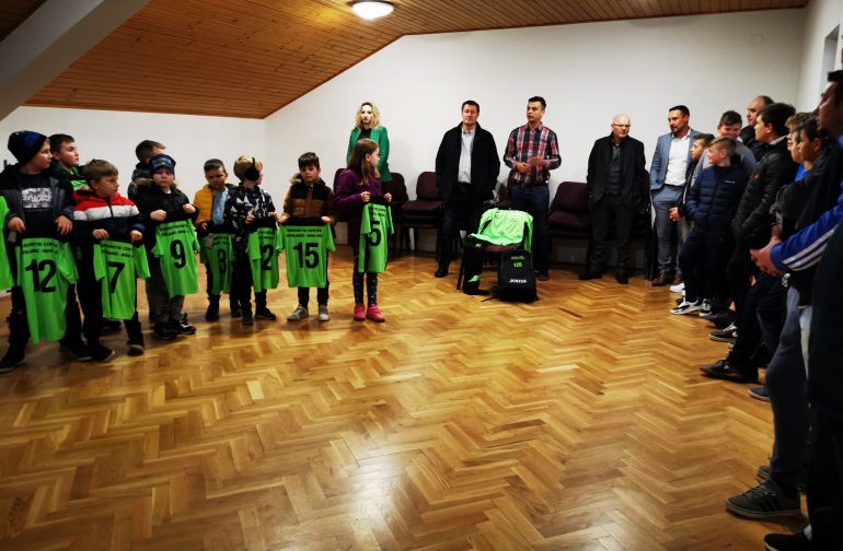 Darovana sportska oprema  Nogometnom centru Orač – Nova Ves