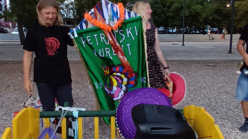Udruga maškara Petrajski kurent sudjelovala na Ljetnom karnevalu u Biogradu na moru