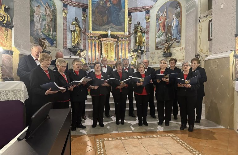 Udruga umirovljenika Općine Petrijanec održala svoj prvi božićni koncert “Raspjevani advent”