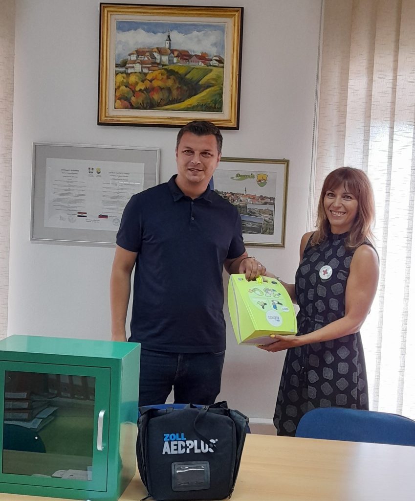 Gradsko društvo Crvenog križa Varaždin doniralo defibrilator Općini Petrijanec