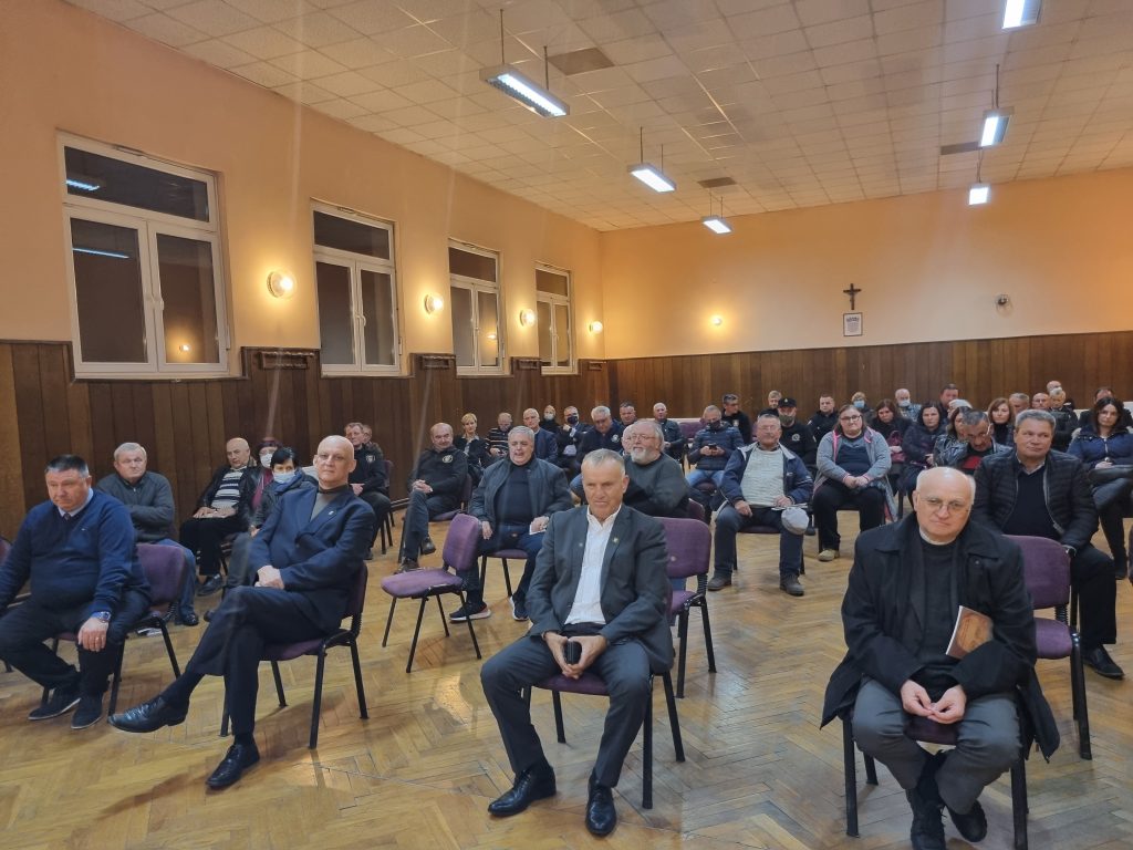 Biskup Košić posjetio svoj rodni kraj i predstavio knjigu “Junačka i sveta Hrvatska”