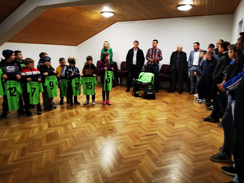 Darovana sportska oprema  Nogometnom centru Orač – Nova Ves