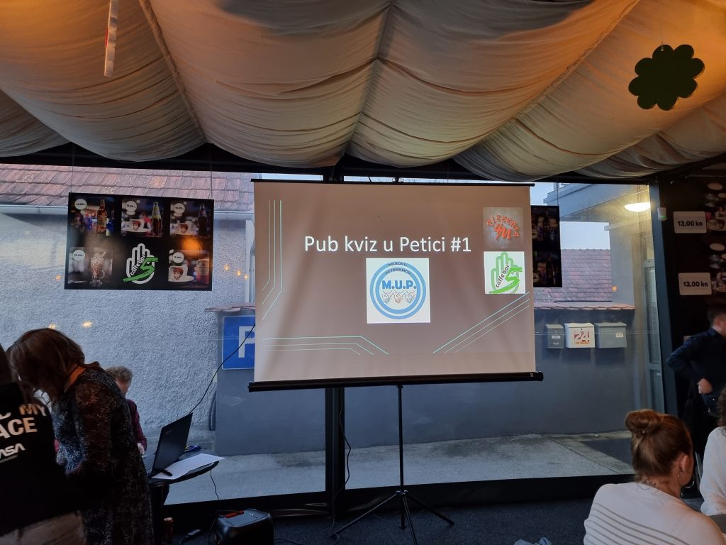 Kako je bilo na Pub kvizu u Petici u organizaciji udruge Mladi u Petrijancu?