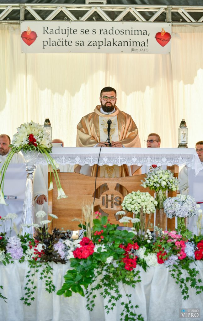 MLADA MISA U MAJERJU, MJESTU ŽUPE I OPĆINE PETRIJANEC, VLČ. DOMINIK CESTAR, MLADOMISNIK