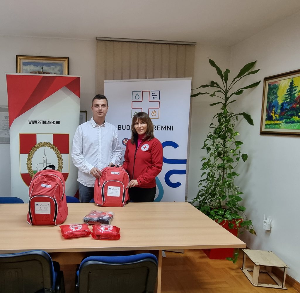 Gradsko društvo Crvenog križa Varaždin darovalo ruksak za krizne situacije
