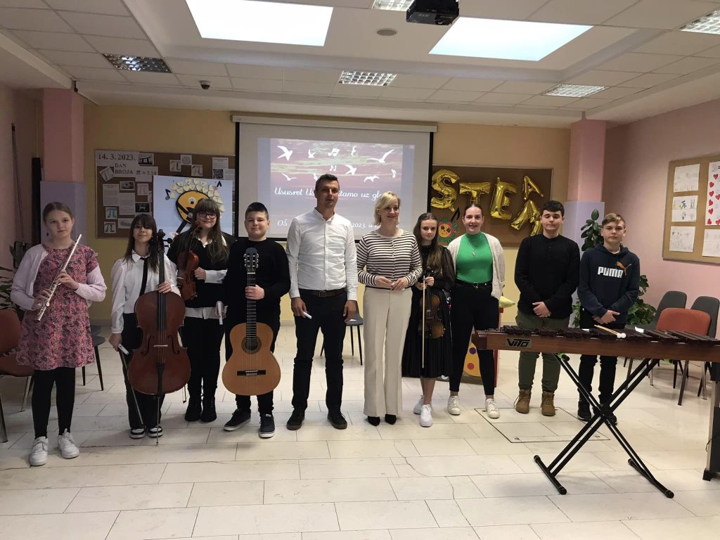 Ususret Uskrsu čitamo uz glazbu