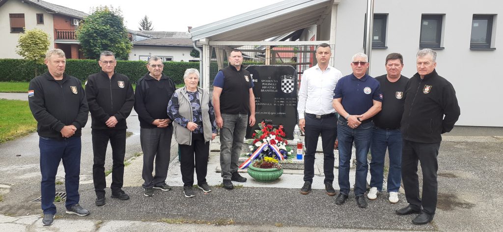 OBILJEŽEN DAN DRŽAVNOSTI POLAGANJEM VIJENACA