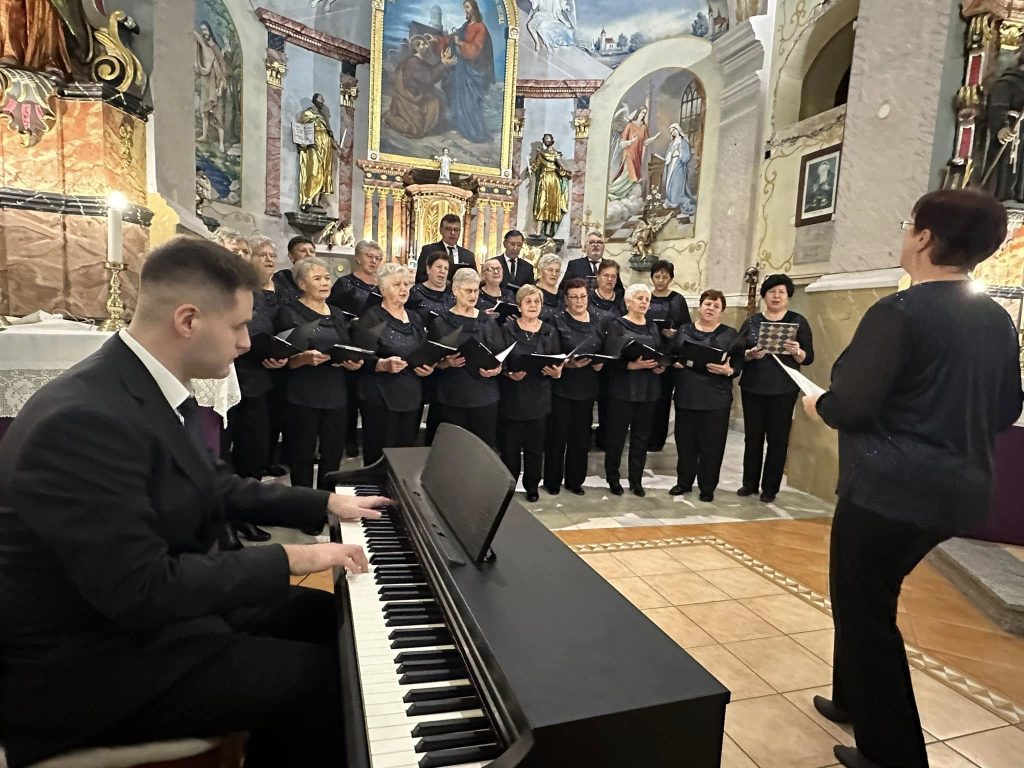“Raspjevani advent u Petrijancu” – koncert Udruge umirovljenika Općine Petrijanec 13.prosinca 2025.g. s početkom u 18:00 sati