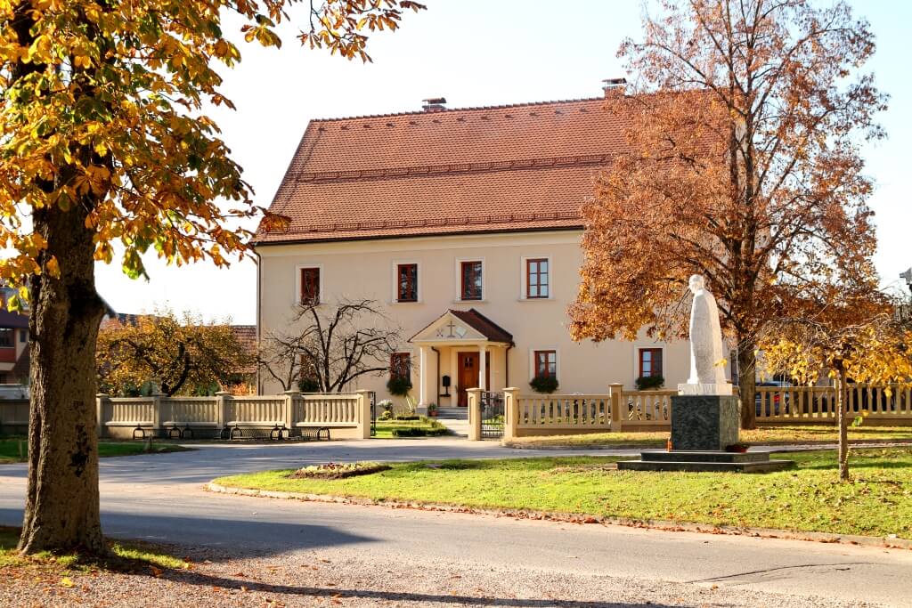 Bombellesova ostava i Batthyany-eva zgrada