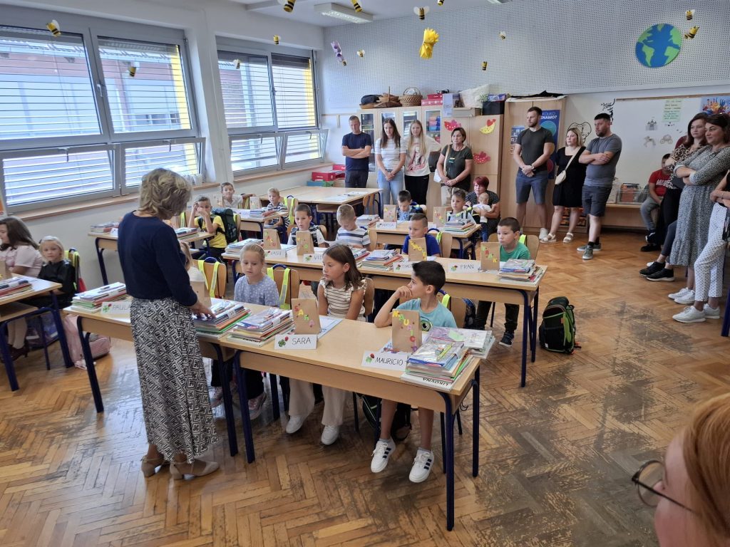 61 UČENIK UPISAN U PRVI RAZRED OSNOVNE ŠKOLE PETRIJANEC