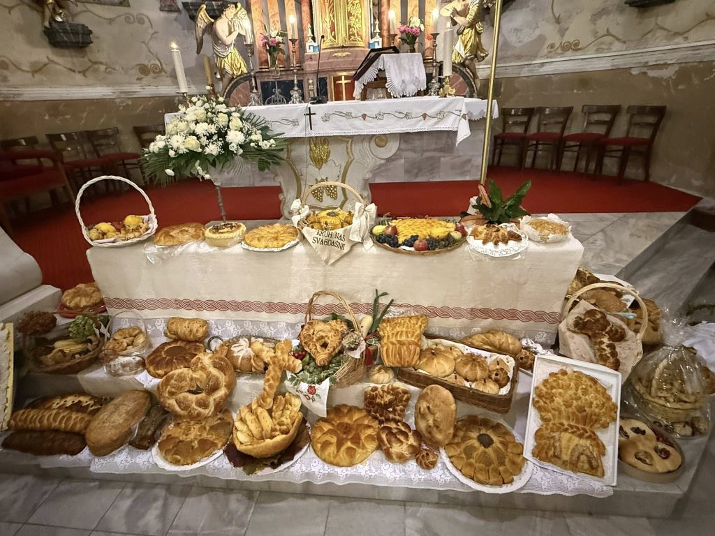 DAN KRUHA I ZAHVALNOSTI U OŠ PETRIJANEC