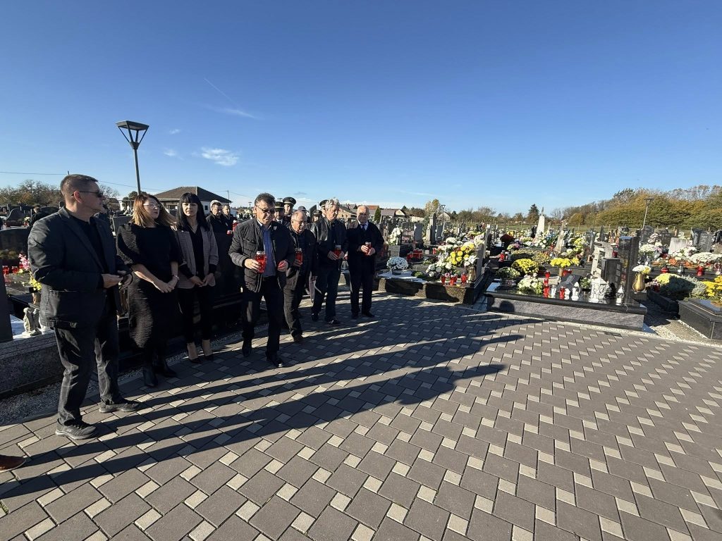 POLOŽENI VIJENCI POVODOM BLAGDANA SVIH SVETIH