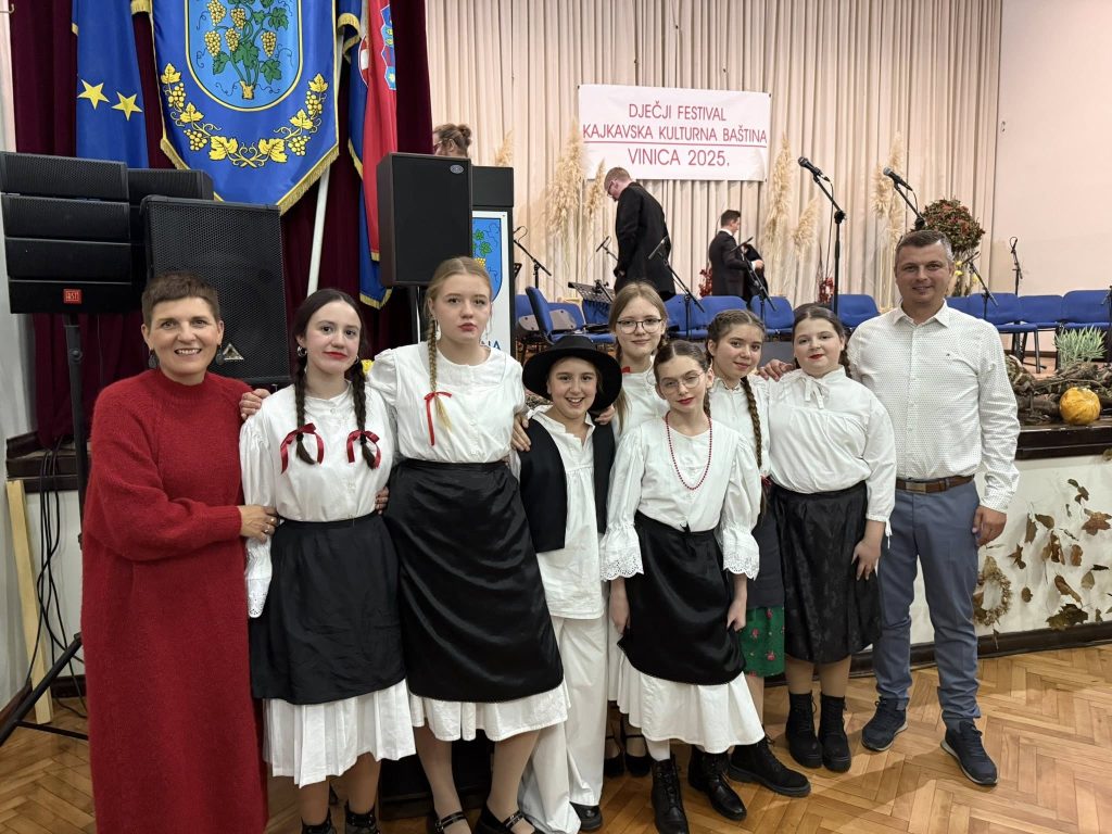 UČENICE OSNOVNE ŠKOLE PETRIJANEC SUDJELOVALE NA DJEČJEM FESTIVALU “KAJKAVSKA KULTURNA BAŠTINA”