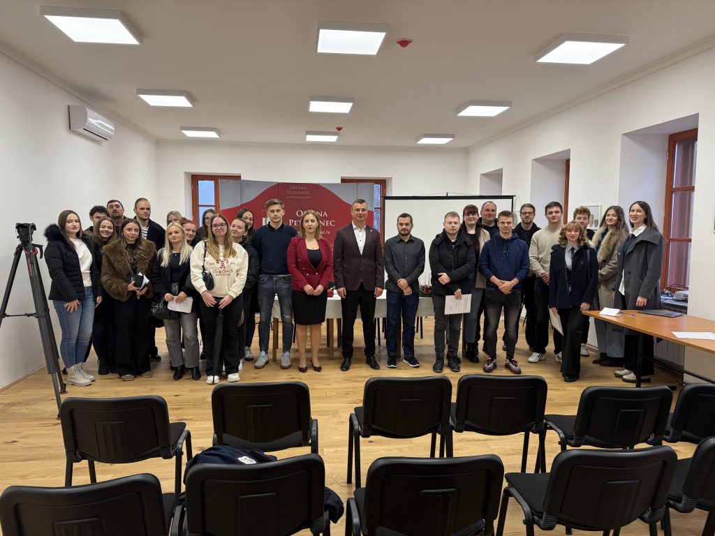 URUČENO 75 UGOVORA O STIPENDIRANJU UČENIKA I STUDENATA