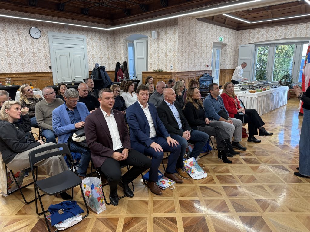 Dvodnevni posjet Predsjedništva Hrvatske udruge ravnatelja osnovnih škola Varaždinskoj županiji: susret tradicije, izvrsnosti i zajedništva
