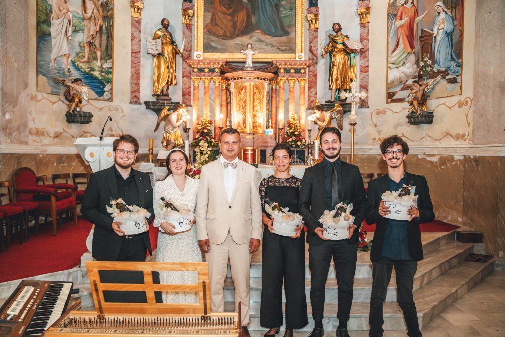 KONCERT U SKLOPU VARAŽDINSKIH BAROKNIH VEČERI ODUŠEVIO PUBLIKU U PETRIJANCU, NASTUPILI TALENTIRANI MLADI GLAZBENICI